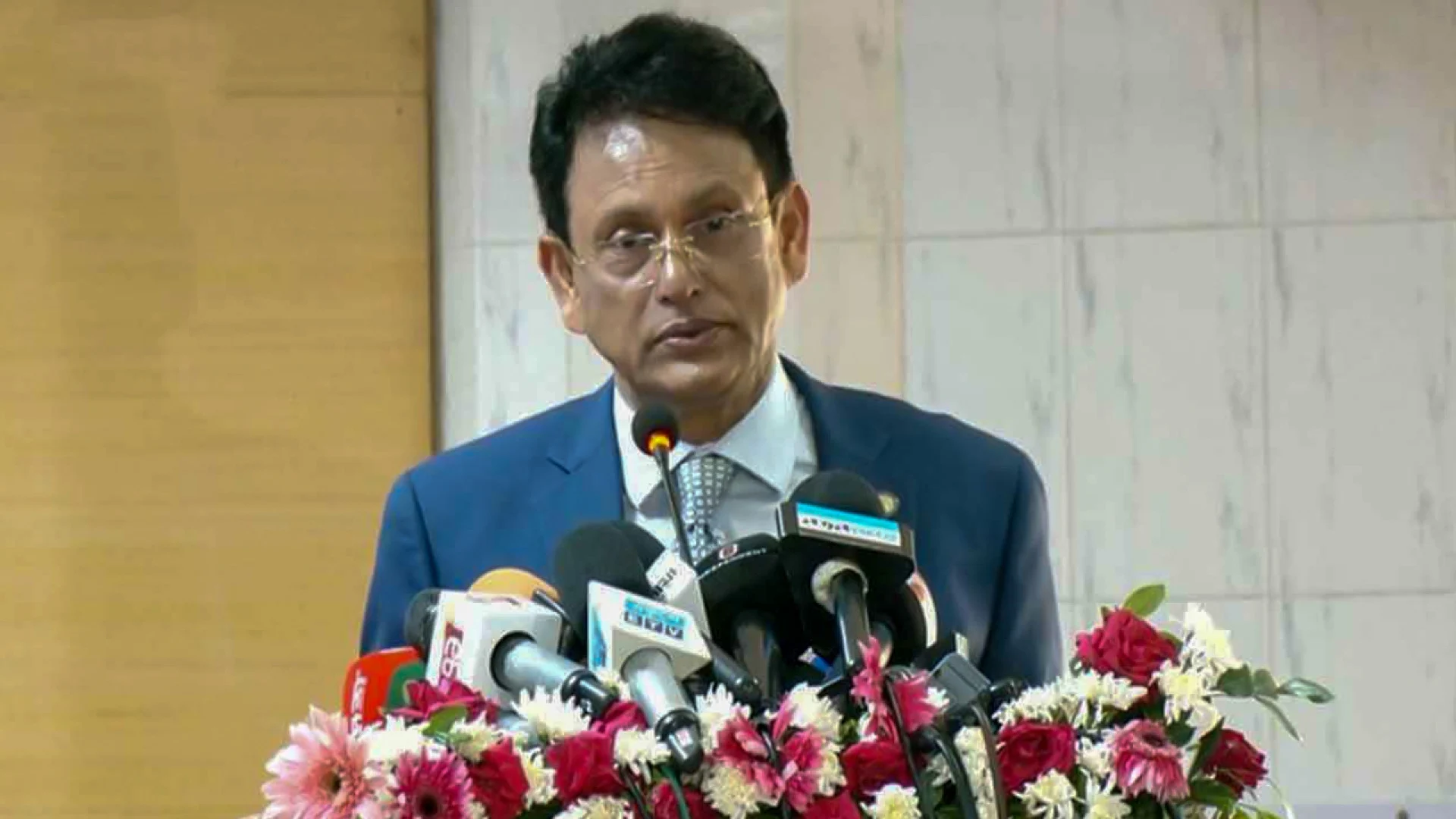 সুষ্ঠু হচ্ছে এসএসসি পরীক্ষা, প্রশ্নফাঁসের গুজবে কান দেবেন না: শিক্ষামন্ত্রী