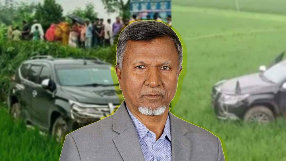 বৃদ্ধাকে বাঁচাতে বগুড়ায় দুর্ঘটনার শিকার জনপ্রশাসন প্রতিমন্ত্রীর গাড়ি