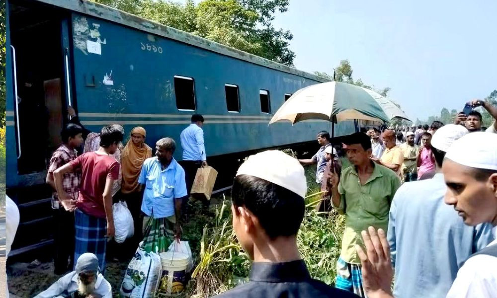 কর্ণফুলী ট্রেনের বগি লাইনচ্যুত, চট্টগ্রাম থেকে ঢাকামুখী রেল যোগাযোগ বন্ধ