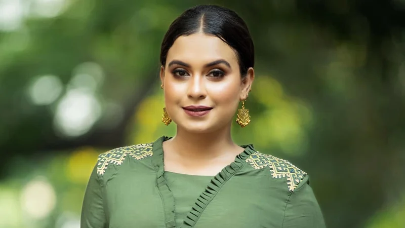 মডেল-অভিনেত্রী রিধিকার ঝুলন্ত মরদেহ উদ্ধার