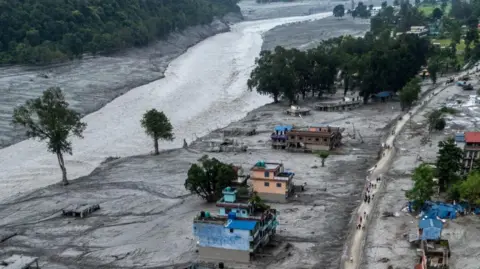 বন্যায় নিহতদের স্মরণে নেপালে শোক দিবস আজ