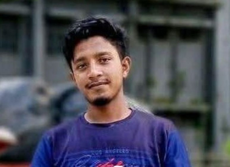 মায়ের পরকিয়া প্রেমিককে গলাকেটে হত্যা,আটক ৩