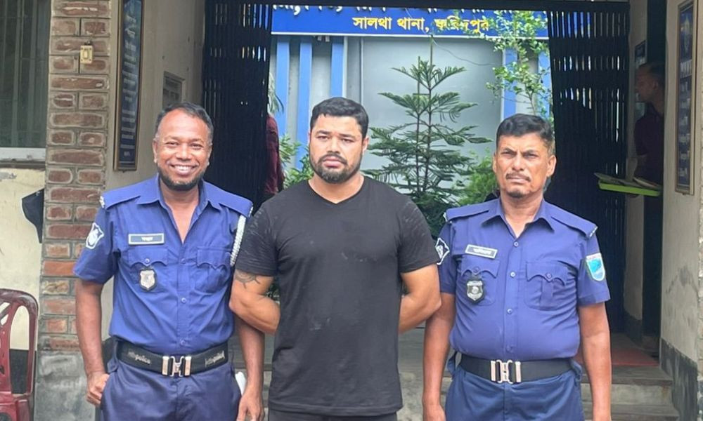 ফরিদপুরে আলোচিত আজিজুল হত্যা মামলায় পরিবার পরিকল্পনা পরিদর্শক গ্রেপ্তার