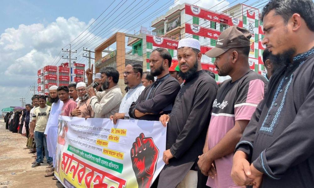 ব্রাহ্মণবাড়িয়ায় নিষিদ্ধ ছাত্রলীগের হামলার অভিযোগ, প্রতিবাদে মানববন্ধন