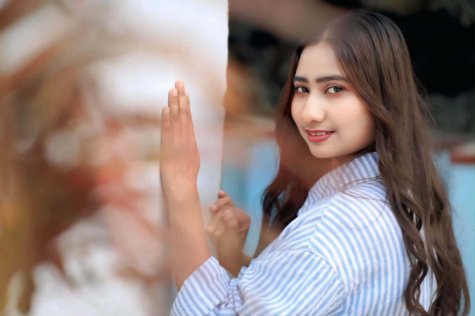 বাধা পেরিয়ে স্বপ্ন ছোঁয়ার গল্পে অভিনয়শিল্পী সুমাইয়া ইসলাম বর্ষা