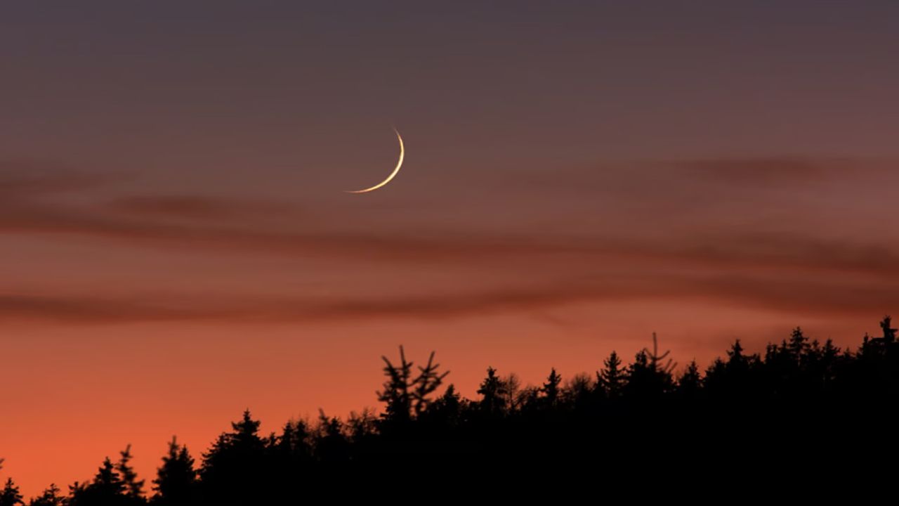 দেশের আকাশে চাঁদ দেখা গেছে, বৃহস্পতিবার রোজা শুরু