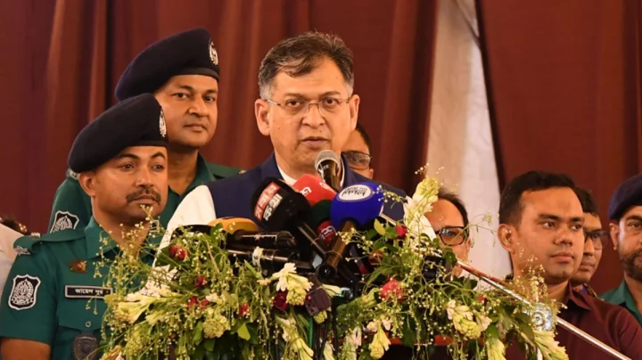 আমাকে দেখলে তো লোকে সংবিধান বলে: স্বরাষ্ট্রমন্ত্রী