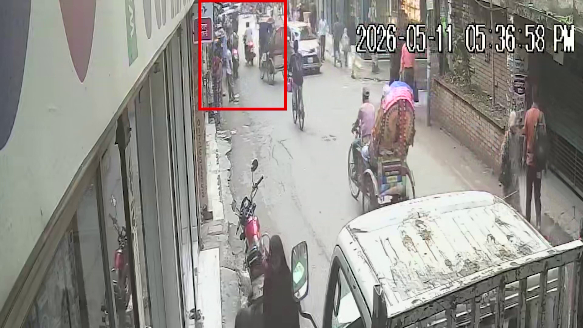 মোহাম্মদপুরে নতুন আতঙ্ক ‘ধাক্কা পার্টি’, লুট করা হচ্ছে সর্বস্ব