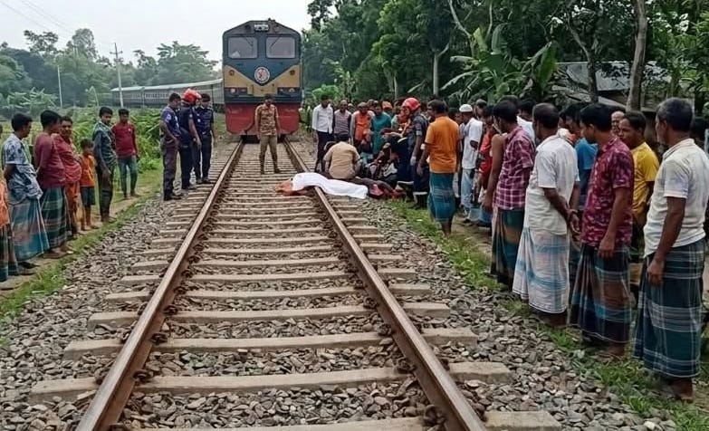 বোয়ালমারীতে ট্রেনের নিচে ঝাঁপ দিয়ে গৃহবধূর আত্মহত্যা