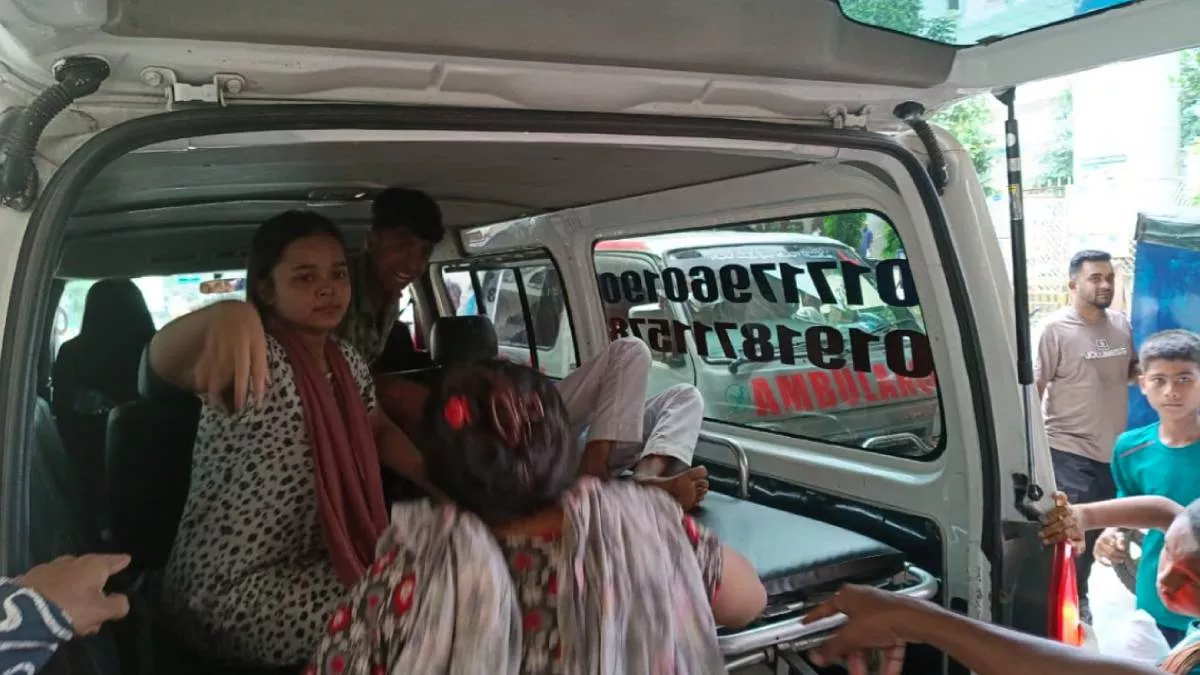 কুমিল্লায় মাদকবিরোধী মানববন্ধনের জেরে সংঘর্ষ, শিক্ষার্থী গুলিবিদ্ধ