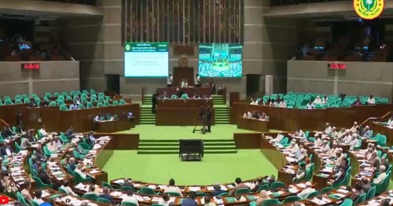 দুর্নীতি ও লাগামহীন লুটপাটের কারণে অর্থনীতি ধ্বংসের দ্বারপ্রান্তে