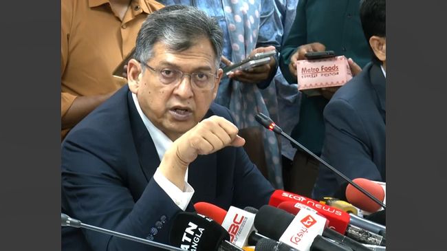 সাংবাদিক গ্রেপ্তারের আগে আদালতের অনুমতির প্রস্তাব যুক্তিযুক্ত: স্বরাষ্ট্রমন্ত্রী