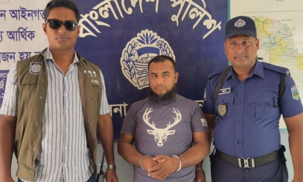 অচেতন করে ধর্ষণের পর জন্মনিয়ন্ত্রণের ওষুধ খাওয়াতেন মাদরাসা শিক্ষক
