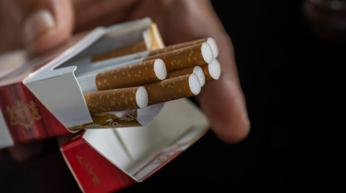 সিগারেটের সর্বনিম্ন মূল্য ১০০ টাকা করার প্রস্তাব