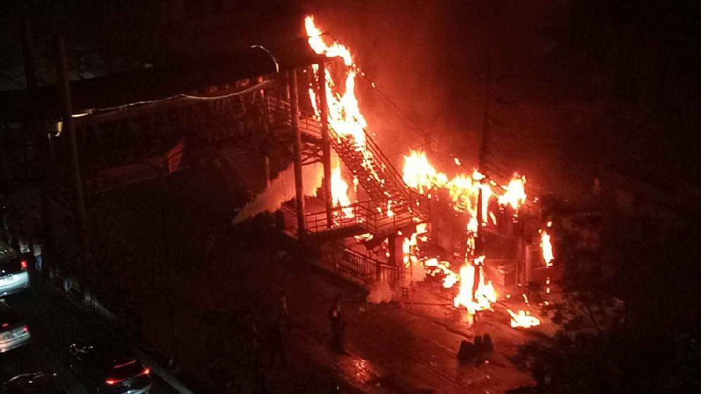 রাজধানীর নদ্দায় ভয়াবহ আগুন, নিয়ন্ত্রণে ২টি ইউনিট