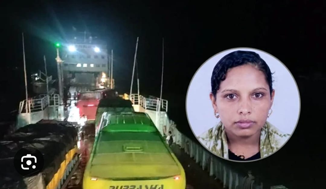 রাজবাড়ীতে ফেরি থেকে পদ্মায় ঝাঁপ দেওয়া নারীকে নর্থ চ্যানেল থেকে জীবিত উদ্ধার!
