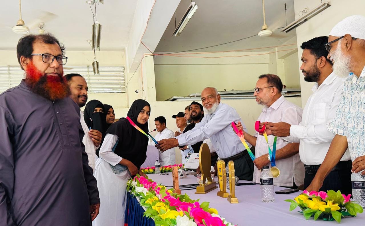 মহম্মদপুরে বিতর্ক প্রতিযোগিতায় পলাশবাড়িয়া মাধ্যমিক বিদ্যালয় চ্যাম্পিয়ন