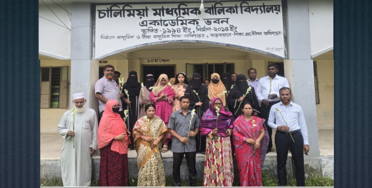 মাগুরায় শতভাগ পাসের গৌরব, অথচ শ্রেণিকক্ষের সংকট
