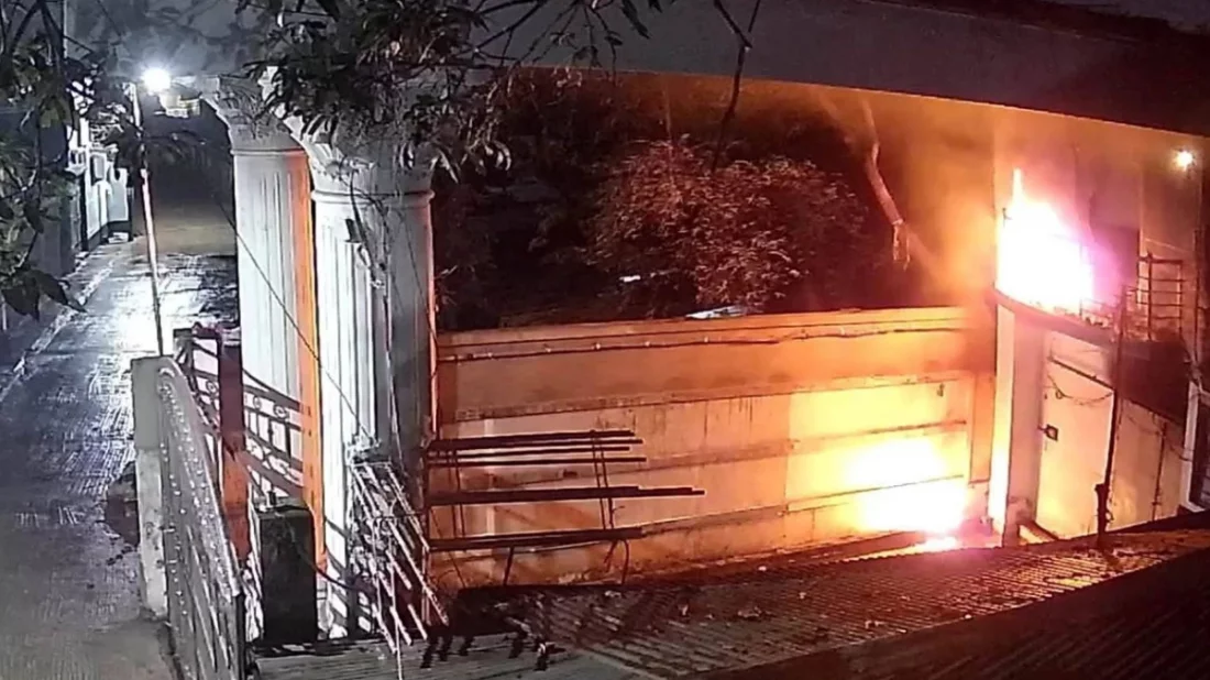 চট্টগ্রামে সাবেক শিক্ষামন্ত্রী নওফেলের বাসভবনে আগুন
