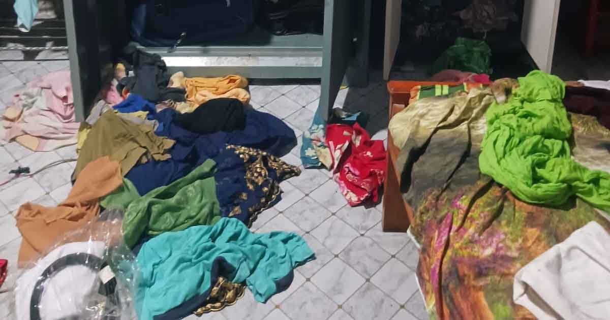 আলফাডাঙ্গায় খান বাহাদুর জমিদার বাড়ি বাড়িতে হামলায় ভাংচুর ও লুটপাটের অভিযোগ 