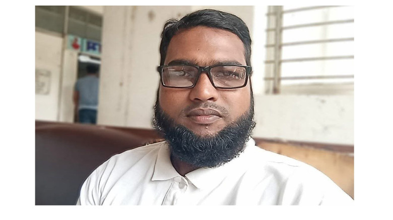 পরকীয়া প্রেমিকাসহ স্ত্রীর হাতে ধরা পড়ে পদ হারালেন জামায়াত নেতা