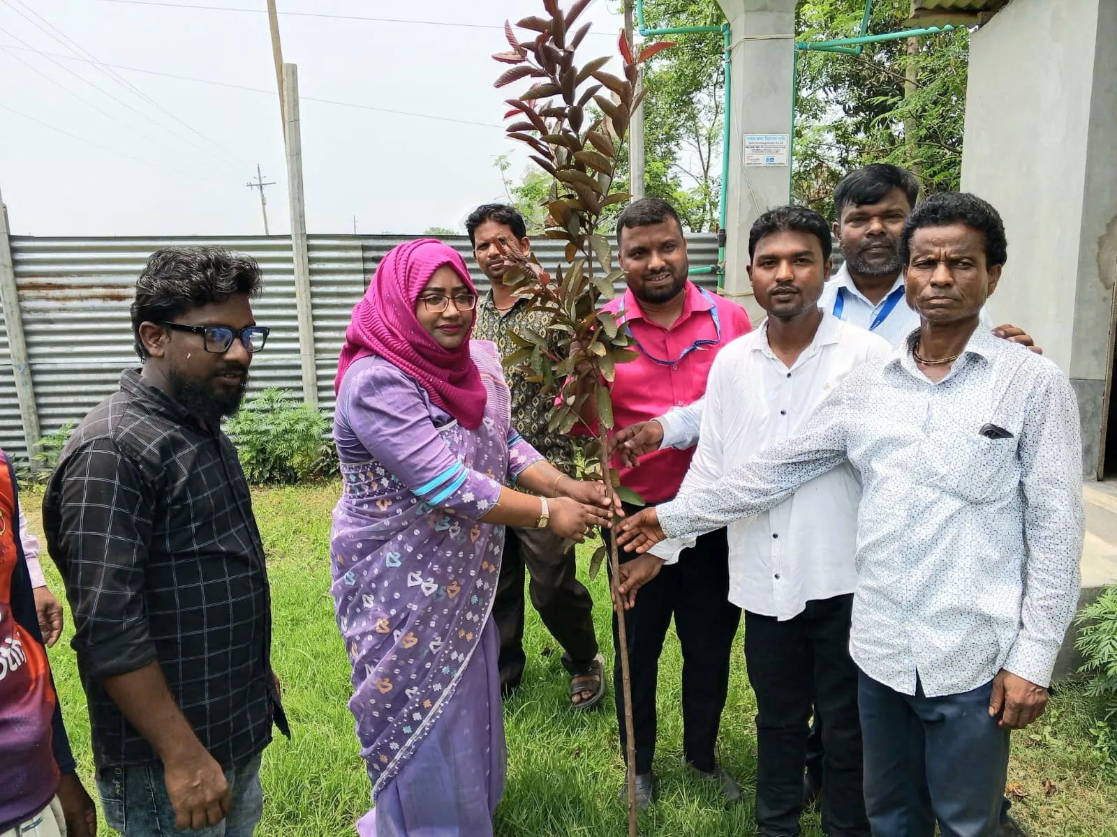 পত্নীতলায় এসআইএল ইন্টারন্যাশনাল বাংলাদেশ এর আয়োজনে ''বিশ্ব পরিবেশ দিবস ২০২৬'' পালিত