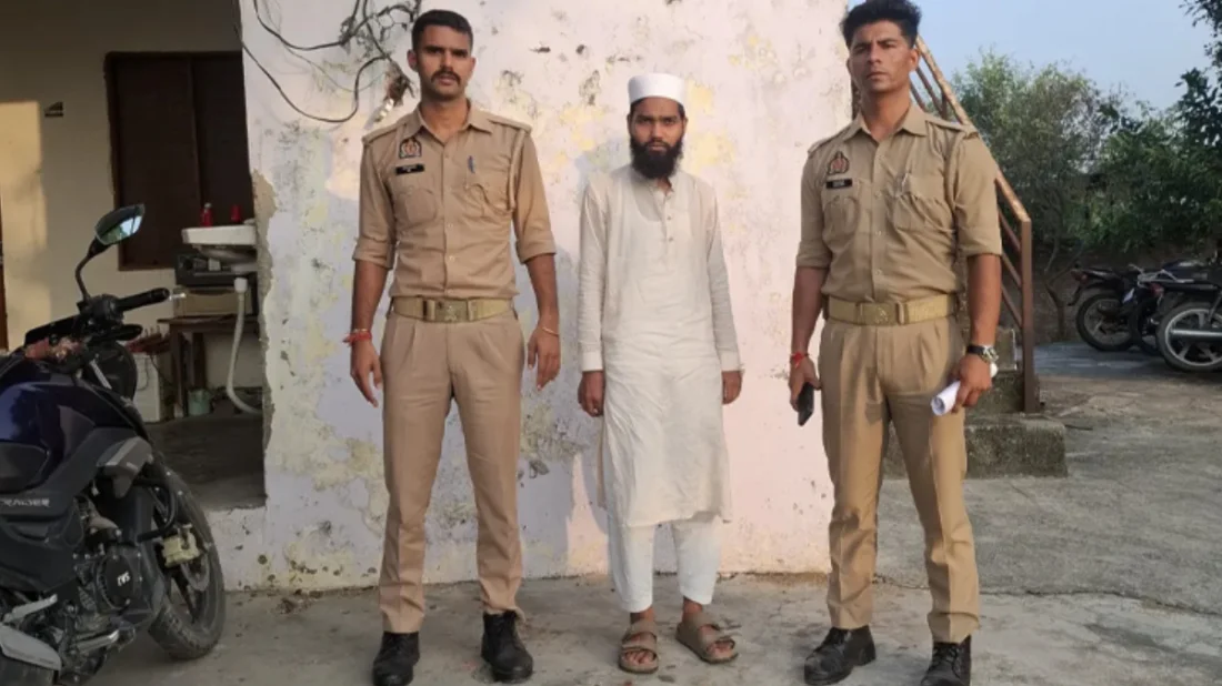ভারতে উচ্চস্বরে আজান দেওয়ায় মুয়াজ্জিন গ্রেপ্তার, মসজিদের মাইক জব্দ