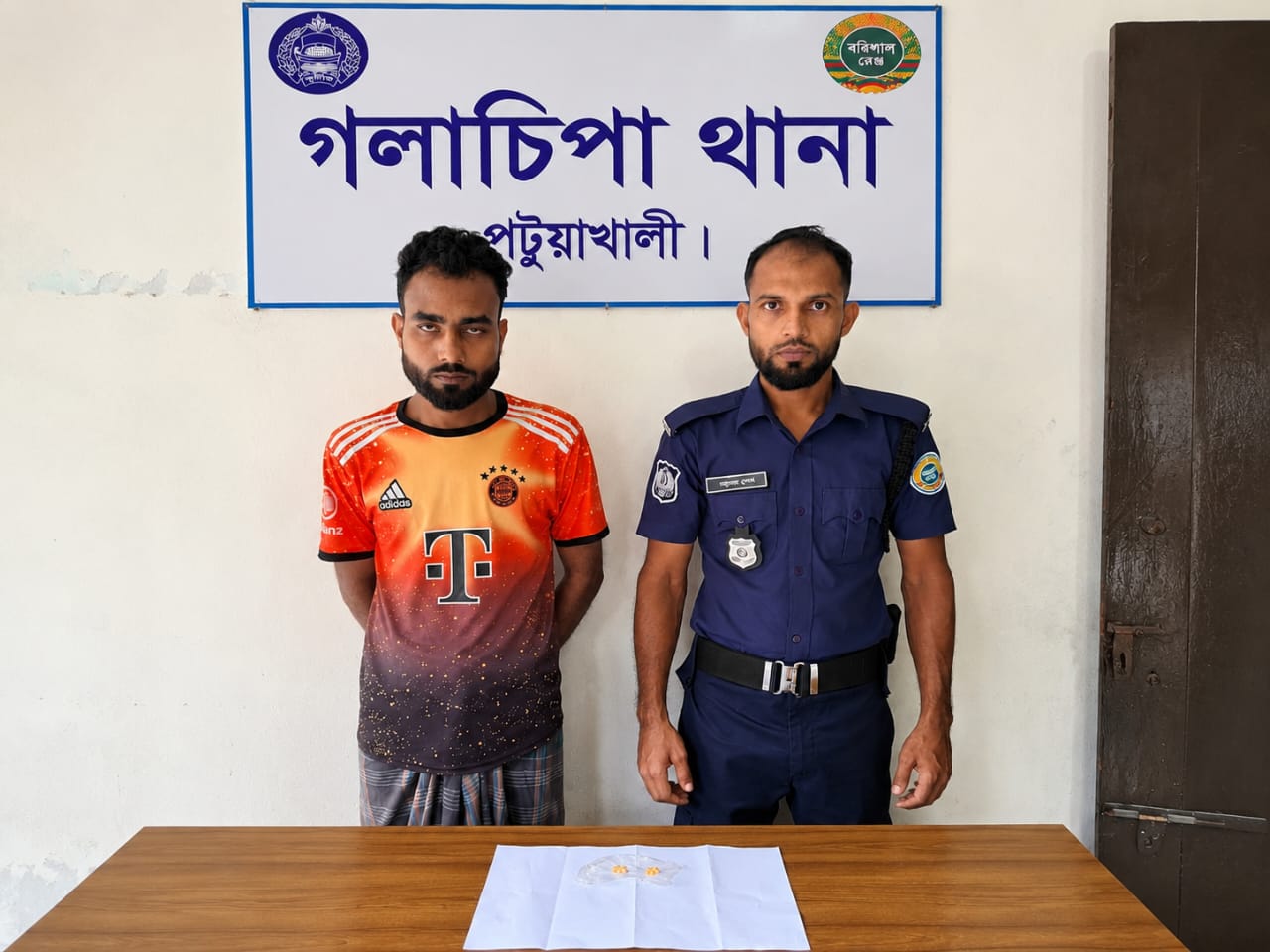 গলাচিপায় ১০ পিস ইয়াবাসহ যুবক গ্রেপ্তার