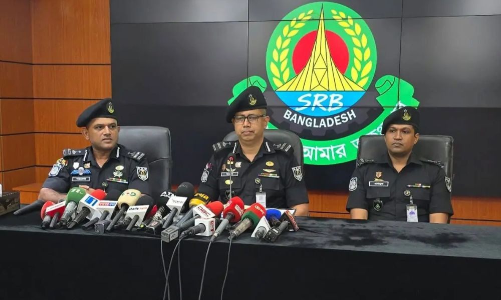 যুব উন্নয়নে প্রশ্নের চুক্তি ১০ লাখে, গ্রেপ্তার ৭ জনের ৫ জনই সরকারি কর্মচারী