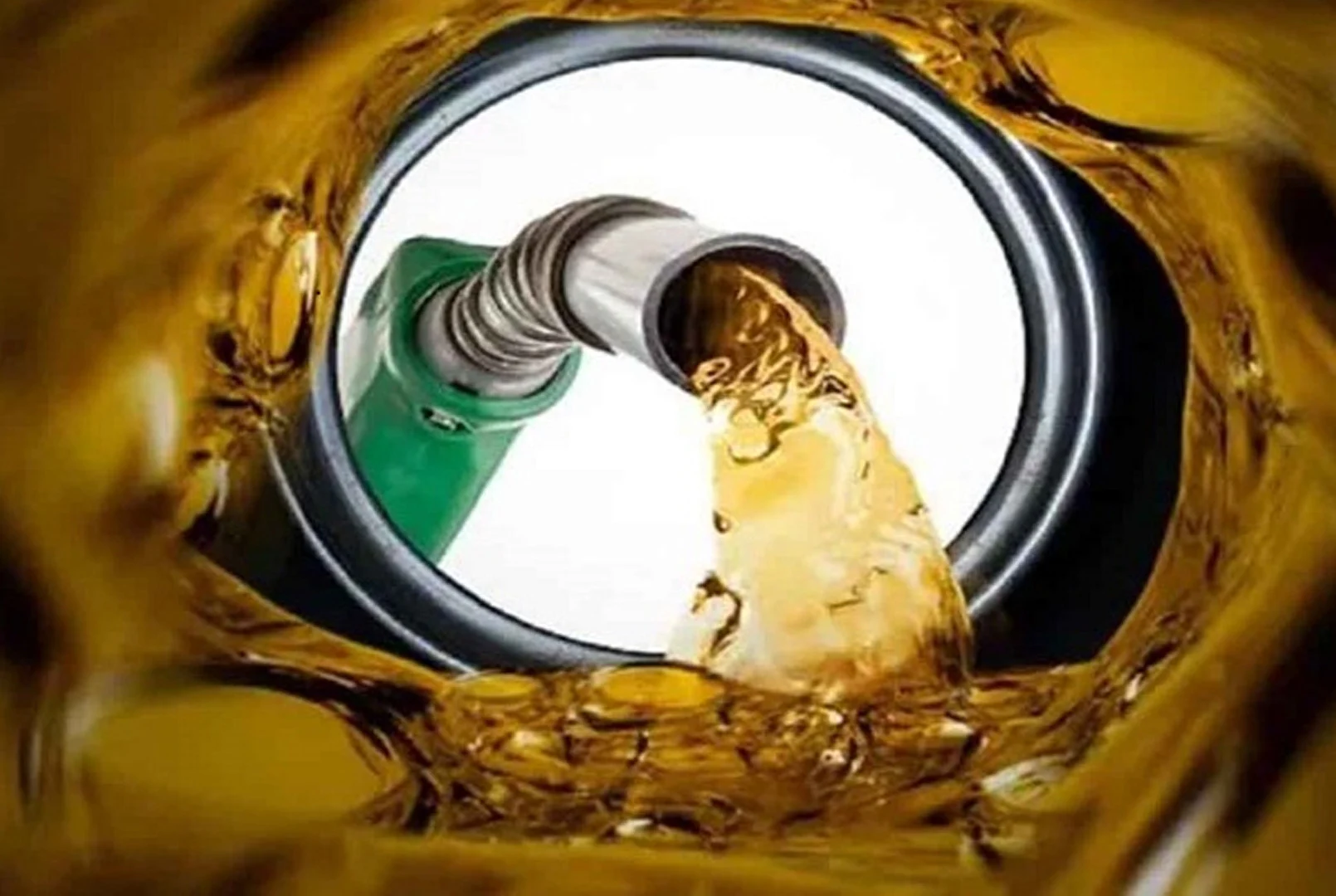 তেলের দাম বাড়ানোয় সরকারকে সাধুবাদ জানালো পেট্রোল পাম্প মালিক সমিতি