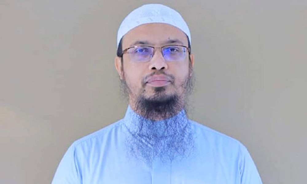 ৭ বছরের মেয়ে যাদের কাছে নিরাপদ নয় তারা নরপিশাচ : আহমাদুল্লাহ