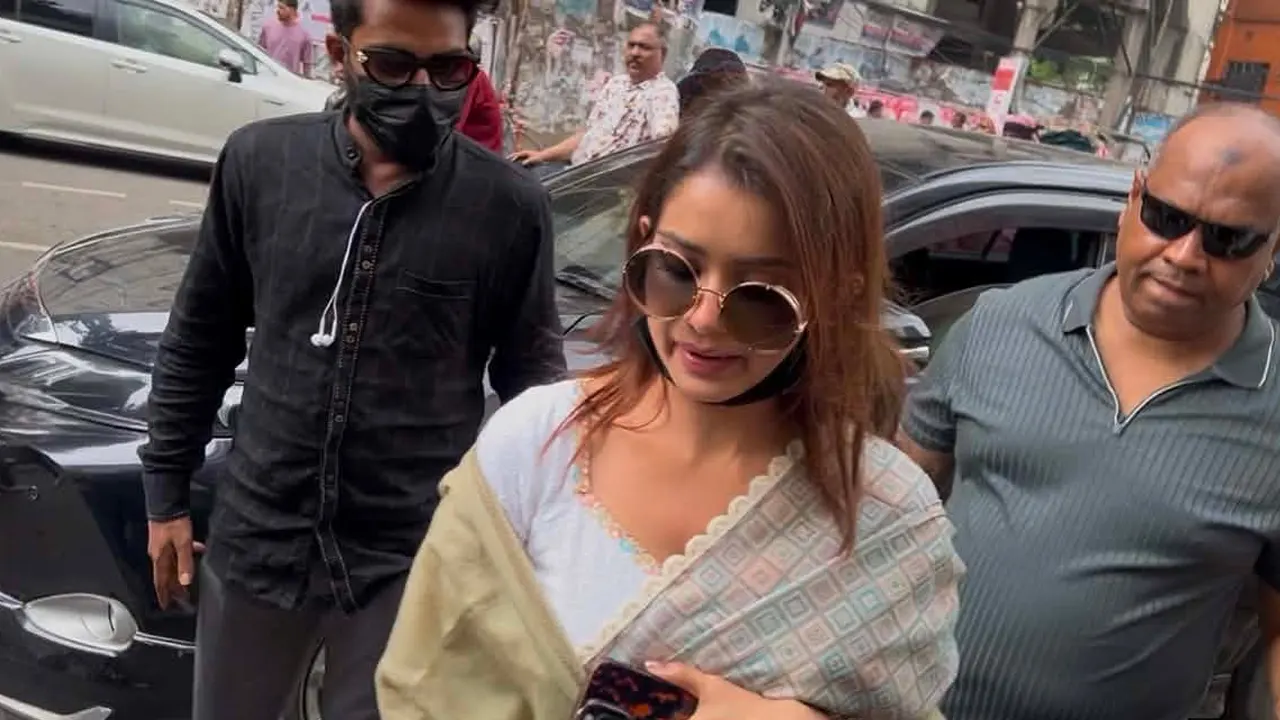 ২৮ হাজার টাকার শাড়ি নিয়ে প্রতারণার মামলায় তানজিন তিশার জামিন