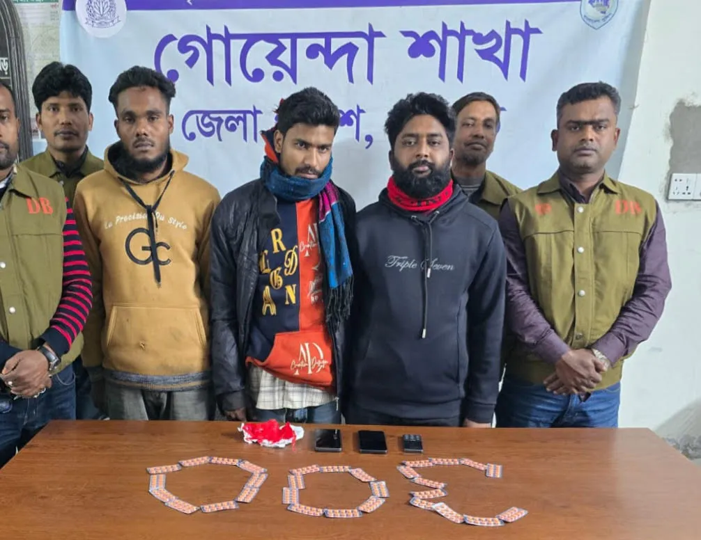 পঞ্চগড়ে ৩০০ পিস ট্যাপেন্টাডলসহ ৩ মাদক ব্যবসায়ী আটক