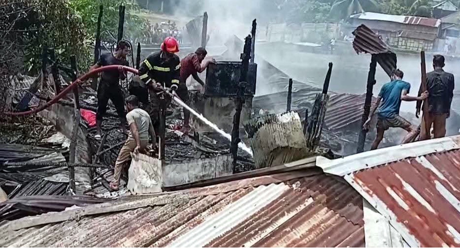 গলাচিপায় বসত ঘর আগুনে ভস্মিভূত