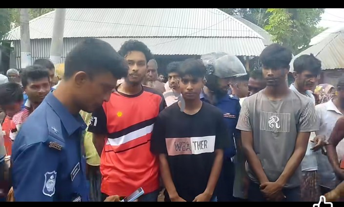 মাগুরায় দুই কিশোরকে 'হত্যার চেষ্টা': গ্রামবাসীর হাতে আটক ১, পলাতক ১