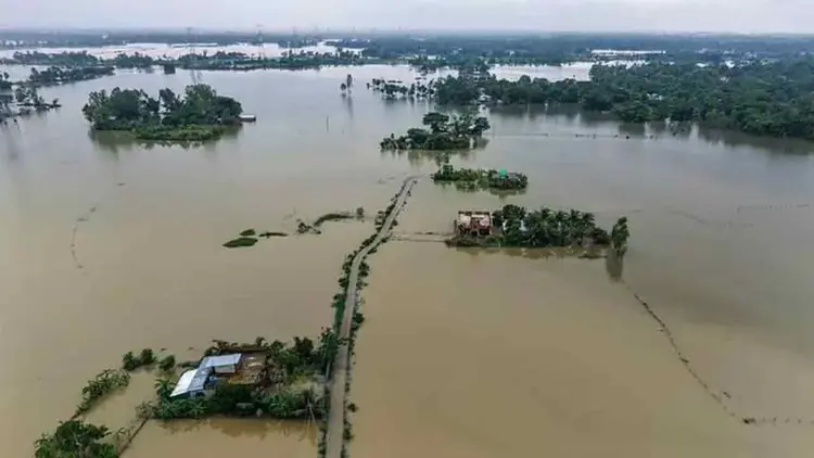 ৭ জেলায় বন্যা : নিহত ৫৪, ক্ষতিগ্রস্ত ৬ লাখের বেশি মানুষ