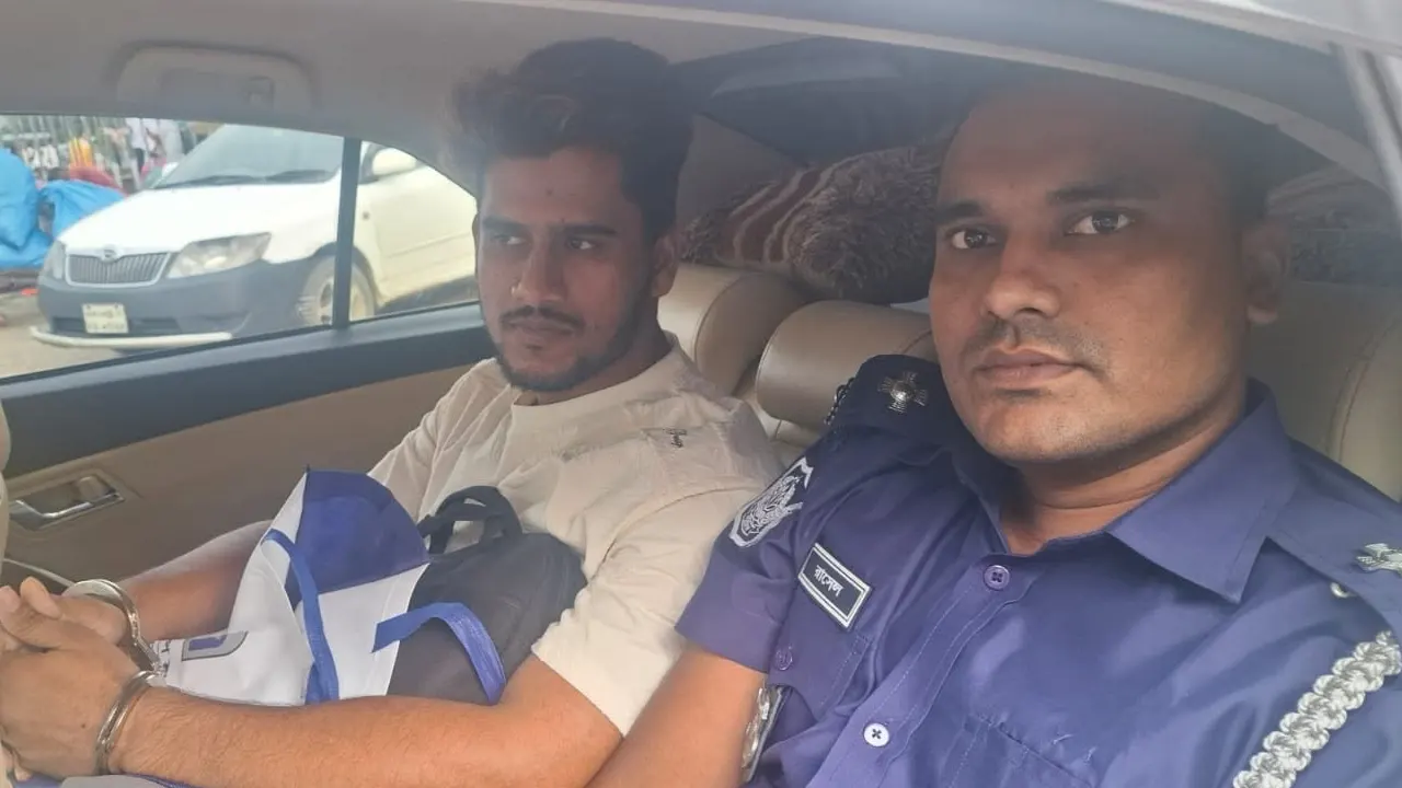‘স্ত্রীকে মেরে’ পালাচ্ছিলেন বিদেশে, ধরা ইমিগ্রেশনে