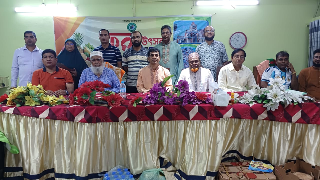 বগুড়ায় ন‌া‌টোর জেলা স‌মি‌তির ফল উৎসব