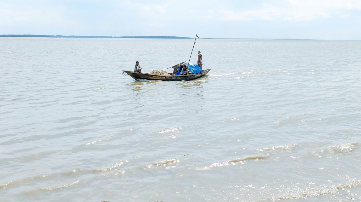 ঋণের বোঝা মাথায় নিয়ে সাগরে জেলেরা, দেখা নেই কাঙ্ক্ষিত ইলিশের