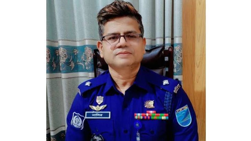 ঘোড়া বিক্রির অভিযোগ, বদলি হলেও থানা ছাড়েননি সেই ওসি