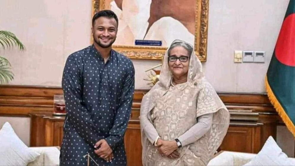 সাকিব এখন পঁচে যাওয়া মানুষ: ডা. জাহেদ