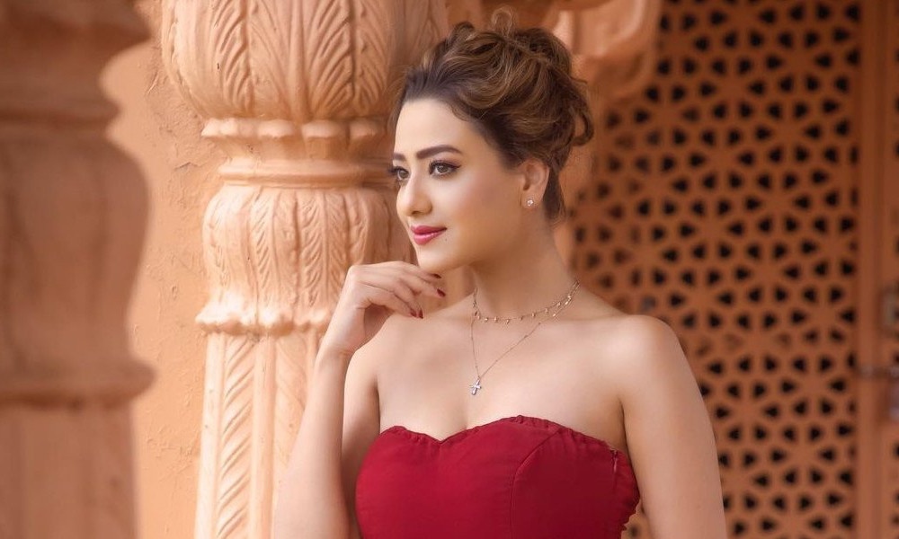 ‘মিটিংয়ে ডেকে পরিচালক আমাকে বিকিনি পরে দেখাতে বলেন’