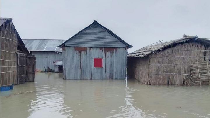 গাইবান্ধায় বন্যা পরিস্থিতির অবনতি, পানিবন্দি ২০ হাজার মানুষ