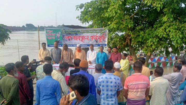 তিস্তার ১১০ পয়েন্টে নজিরবিহীন গণ-অবস্থান