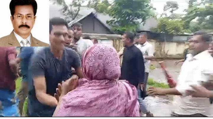 বাকেরগঞ্জের সাবেক এমপির বাসভবনে জুতা পিটা করার অভিযোগ