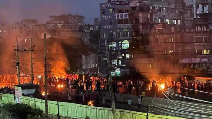 ঘরের ভেতরে গুলিবিদ্ধ বাবা-ছেলে, রাস্তায় গুলি খেলেন ৪ পথচারী