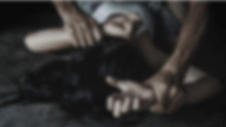 তরুণী মডেলকে বিবস্ত্র করে শ্লীলতাহানির অভিযোগ