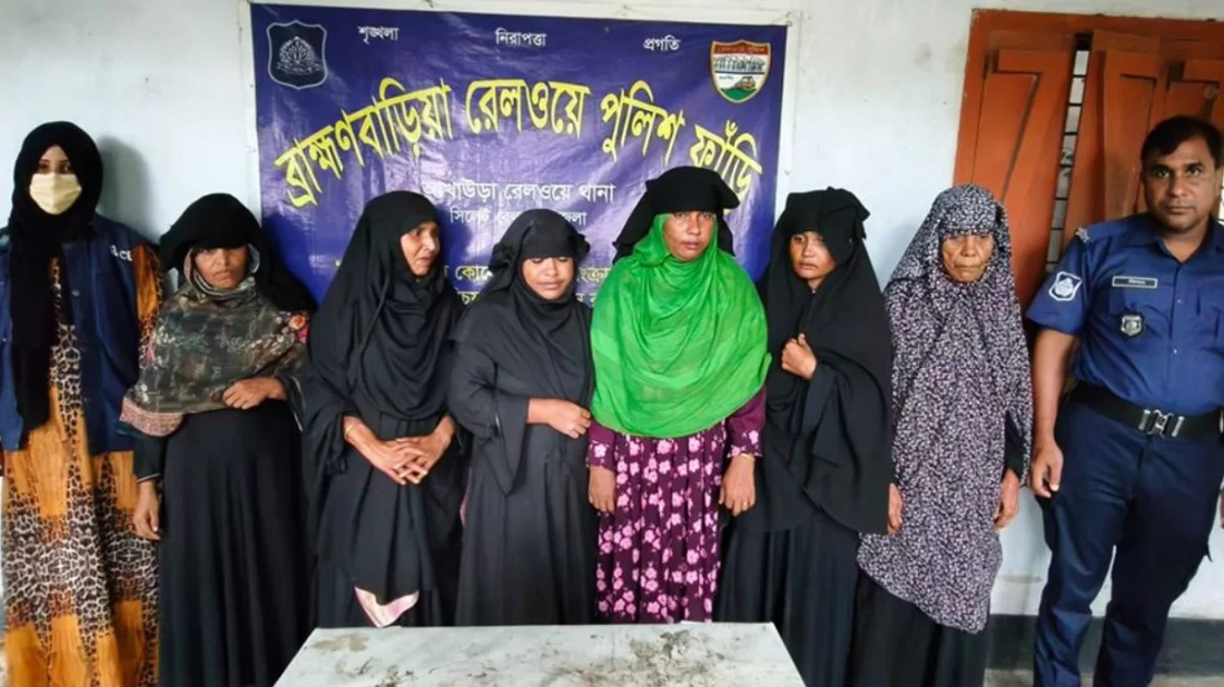ট্রেনে যাত্রীবেশে করতেন ছিনতাই, অবশেষে ১১ নারী সদস্য গ্রেপ্তার