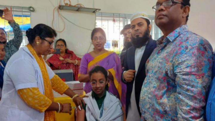 মৌলভীবাজারে এইচপিভি ভাইরাস “সারভারিক্স” টিকার উদ্বোধন