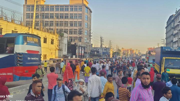 গাজীপুরে শ্রমিক বিক্ষোভে অচল মহাসড়ক, ২০ কিলোমিটার যানজট গাজীপুরে শ্রমিক বিক্ষোভে অচল মহাসড়ক, ২০ কিলোমিটার যানজট